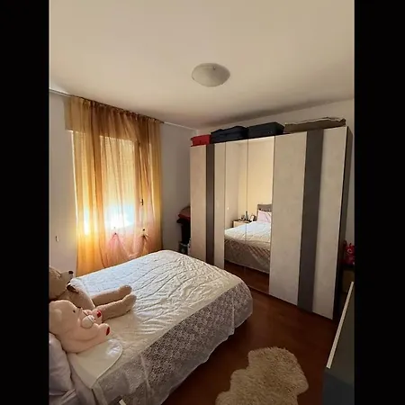 Budget Apartment *