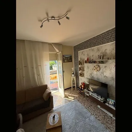 Budget Apartment Como